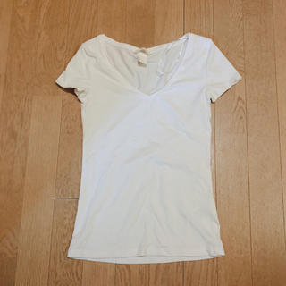 エイチアンドエム(H&M)のトップス  ホワイト Ｔシャツ(Tシャツ(半袖/袖なし))