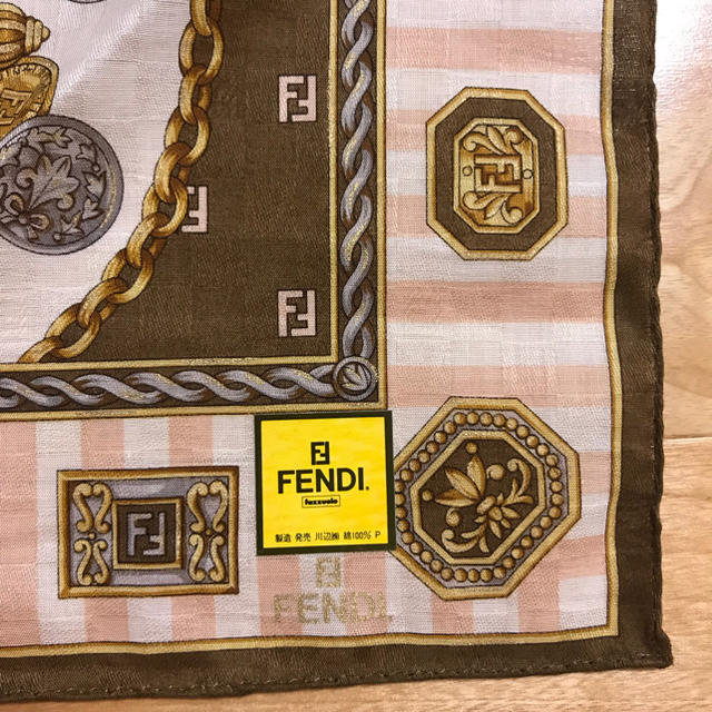 FENDI(フェンディ)の※ちゃあ様専用※【新品】フェンディ FENDI スカーフ ハンカチ ピンク系 レディースのファッション小物(バンダナ/スカーフ)の商品写真