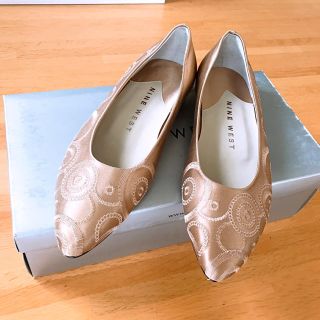 ナインウエスト(NINE WEST)のナインウエスト フラットパンプス ベージュ(バレエシューズ)