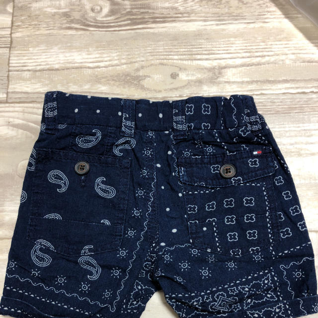 TOMMY HILFIGER(トミーヒルフィガー)のTOMMYFILFIGER トミーフィルフィガー 美品 ペイズリー80cm キッズ/ベビー/マタニティのキッズ服男の子用(90cm~)(パンツ/スパッツ)の商品写真