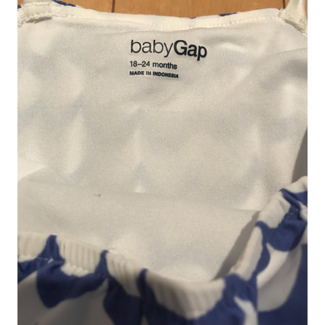 babyGAP(ベビーギャップ)のbaby Gap 水着 スイムスーツ 18-24ヶ月 90サイズ 北欧 白×青 キッズ/ベビー/マタニティのキッズ服女の子用(90cm~)(水着)の商品写真