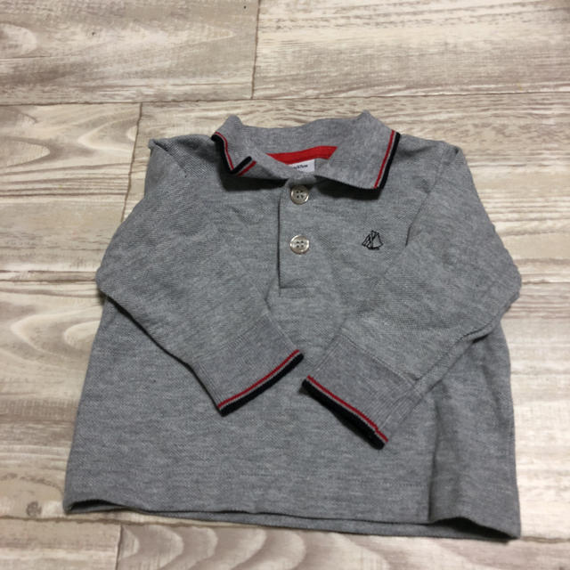 PETIT BATEAU(プチバトー)のプチバトー 6M 67cm グレー ポロシャツ キッズ/ベビー/マタニティのキッズ服男の子用(90cm~)(Tシャツ/カットソー)の商品写真