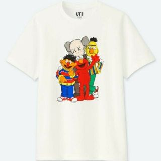 ユニクロ(UNIQLO)のUNIQLO★kaws セサミストリート tee★4XL (Tシャツ/カットソー(半袖/袖なし))