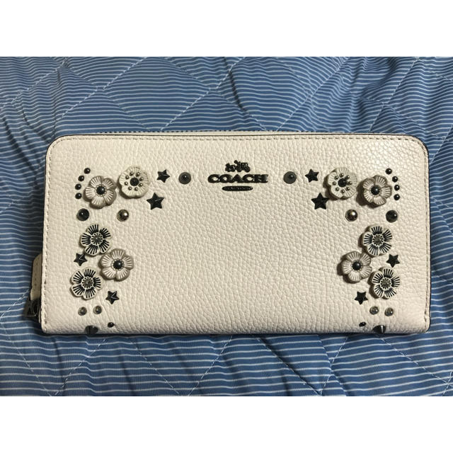 coach コーチ 新品 長財布 ティーローズ 本革 白 | フリマアプリ ラクマ