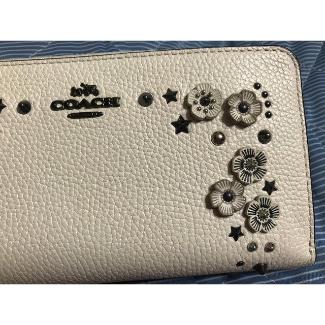 COACH - coach コーチ 新品 長財布 ティーローズ 本革 白の通販 by マカロン｜コーチならラクマ