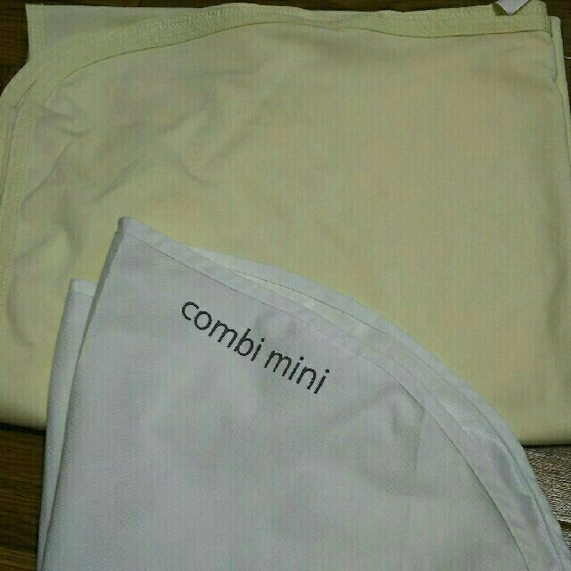 Combi mini(コンビミニ)の防水シーツ2枚組セット☆ キッズ/ベビー/マタニティの寝具/家具(シーツ/カバー)の商品写真