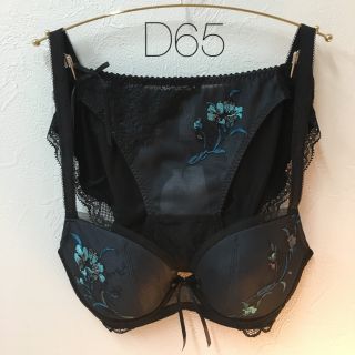 トリンプ(Triumph)の【新品】D65 アモスタイル Dress ブラ&ショーツセット(ブラ&ショーツセット)