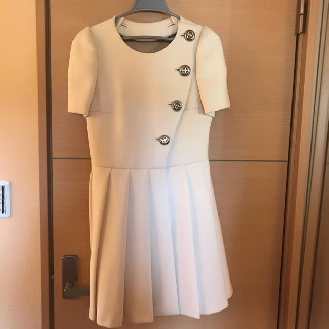 新作人気 PRADA - かわいい♡プラダ ワンピース♡ ひざ丈ワンピース