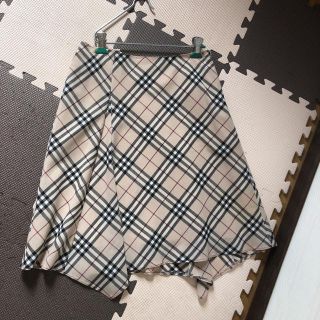 バーバリー(BURBERRY)のバーバリー ブルーレーベル(ひざ丈スカート)