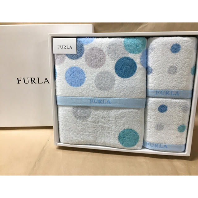 Furla(フルラ)の【更に値下げ】 ☆フルラ バスタオルセット ブルー 新品未使用 インテリア/住まい/日用品の日用品/生活雑貨/旅行(タオル/バス用品)の商品写真