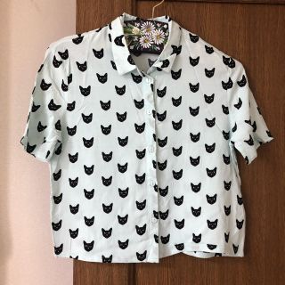 エイチアンドエム(H&M)のネコ柄 H&M ブラウス(シャツ/ブラウス(半袖/袖なし))