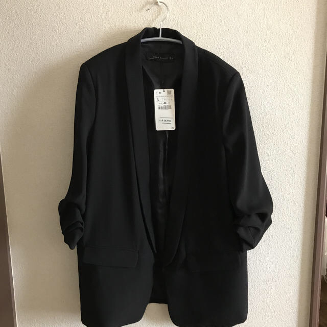 美品 ZARAクレープ地ブレザー black