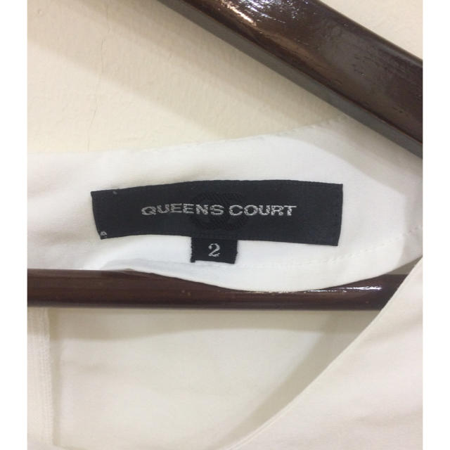 QUEENS COURT(クイーンズコート)のクイーンズコート 半袖ブラウス レディースのトップス(シャツ/ブラウス(半袖/袖なし))の商品写真