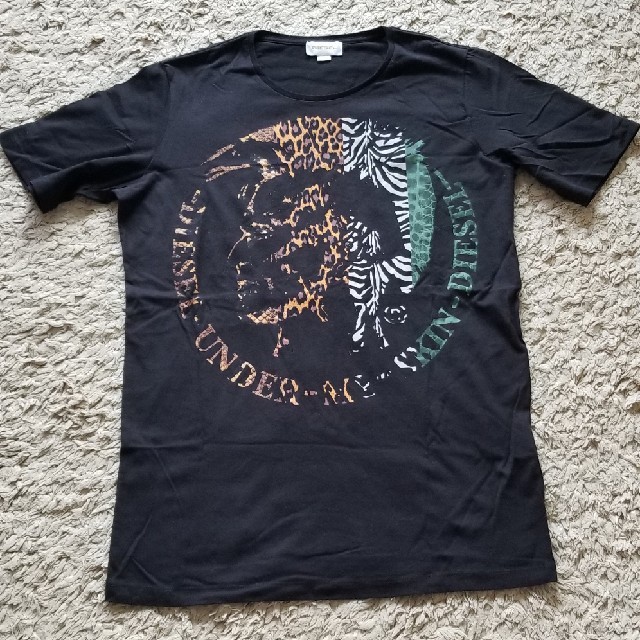 DIESEL(ディーゼル)のまー様専用　DIESEL　黒Tシャツ(アニマル柄)　Lサイズ メンズのトップス(Tシャツ/カットソー(半袖/袖なし))の商品写真