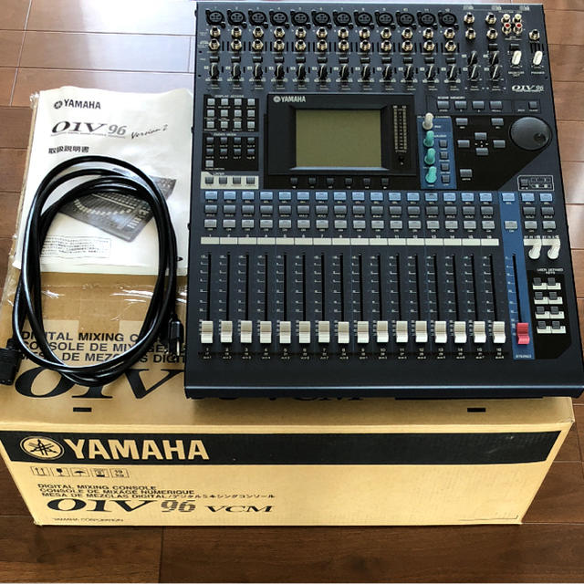 ヤマハ(ヤマハ)の美品 YAMAHA O1V96 Version 2 デジタルミキサー 楽器のレコーディング/PA機器(ミキサー)の商品写真