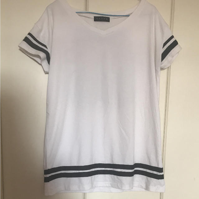 ENVYM(アンビー)のENVYM ナンバー Tシャツ 美品 レディースのトップス(Tシャツ(半袖/袖なし))の商品写真