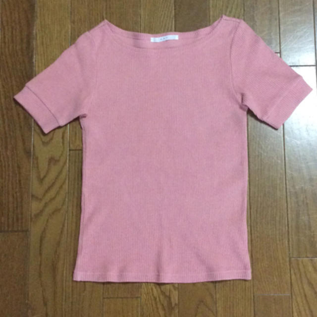 KBF(ケービーエフ)のKBF リブボートネックTEE ピンク レディースのトップス(Tシャツ(半袖/袖なし))の商品写真