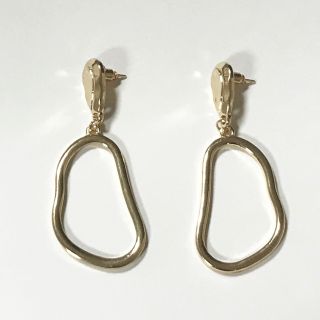 ザラ(ZARA)のゴールド♡変形♡フープ♡リング♡ゆらゆら♡ピアス(ピアス)