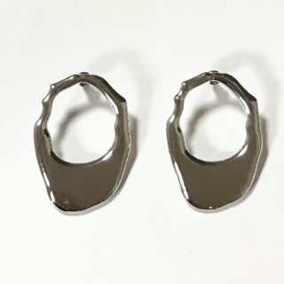 ザラ(ZARA)のシルバー♡変形♡フープ♡リング♡ピアス(ピアス)