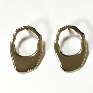 ザラ(ZARA)のゴールド♡変形♡フープ♡リング♡ピアス(ピアス)