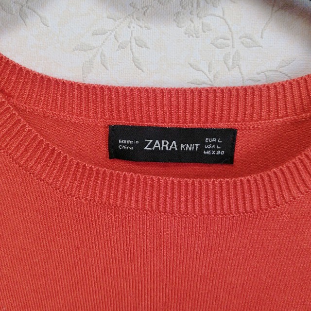 ZARA(ザラ)のZARA　ザラ　ノースリーブニット　ベスト　オレンジ　ユニクロ　ジーユー　GU レディースのトップス(タンクトップ)の商品写真