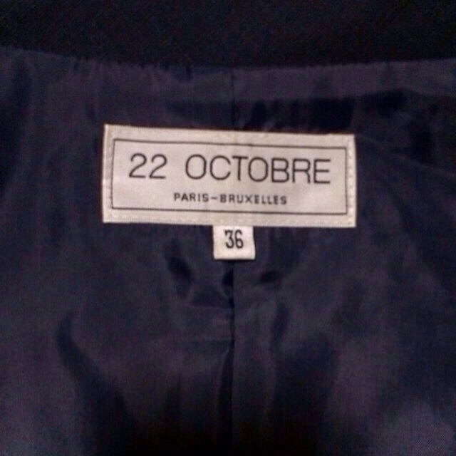 22 OCTOBRE(ヴァンドゥーオクトーブル)の22 OCTOBRE サイズ36☆スーツ レディースのフォーマル/ドレス(スーツ)の商品写真