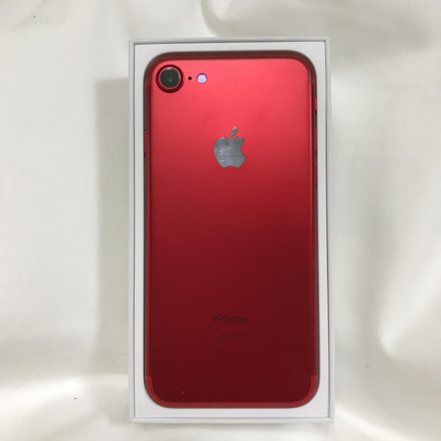 Apple(アップル)のiPhone 7 128GB  レッド美品 スマホ/家電/カメラのスマートフォン/携帯電話(スマートフォン本体)の商品写真