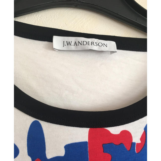 J.W.ANDERSON(ジェイダブリューアンダーソン)のJW ANDERSON 新品未使用  値下^ ^ レディースのトップス(Tシャツ(半袖/袖なし))の商品写真