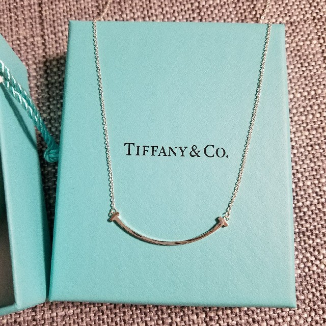 Tiffany & Co.(ティファニー)の新品★ティファニー スマイル ネックレス T Smile ミニ レディースのアクセサリー(ネックレス)の商品写真