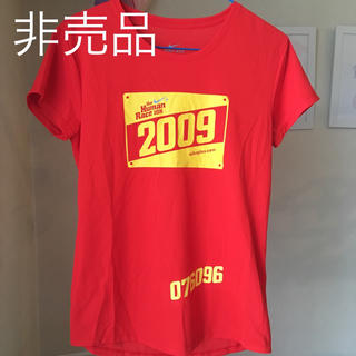 ナイキ(NIKE)のNIKE HUMAN RACE 2009 Tシャツ 赤 レッド(ウェア)