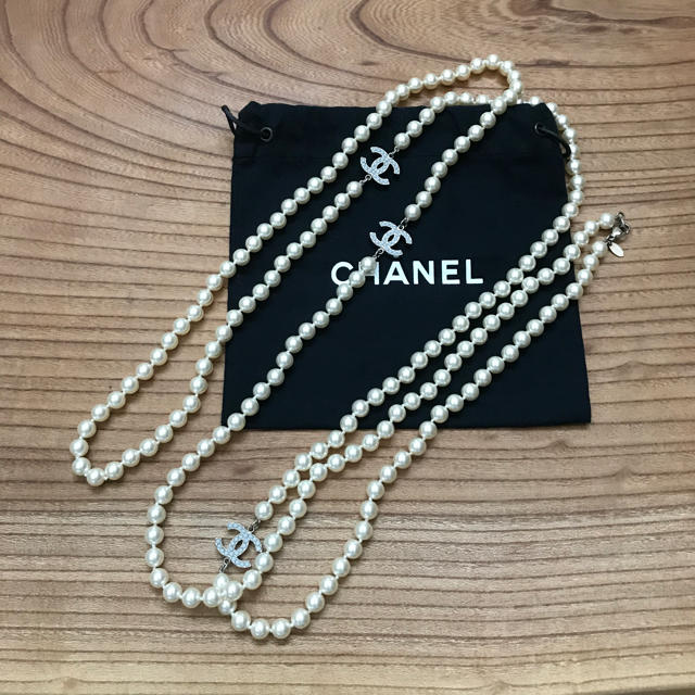 CHANEL(シャネル)の未使用 シャネル 超ロング フェイクパール ネックレス レディースのアクセサリー(ネックレス)の商品写真