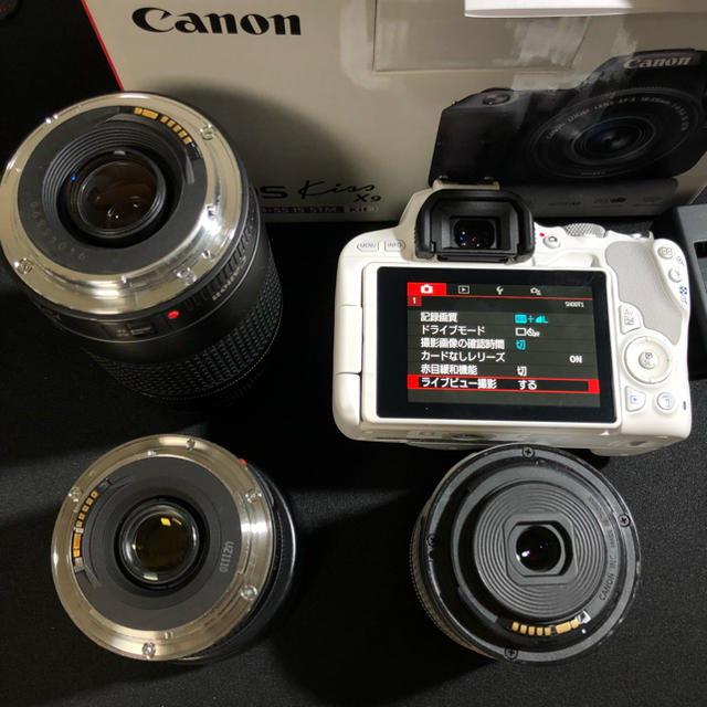 Canon(キヤノン)の使用期間約6ヶ月使用頻度少 EOS kiss X9 標準レンズ+単焦点+望遠 スマホ/家電/カメラのカメラ(デジタル一眼)の商品写真