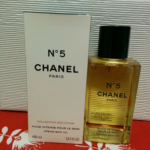 CHANEL(シャネル)の【新品】CHANEL No.5ミルキーバス コスメ/美容のボディケア(入浴剤/バスソルト)の商品写真