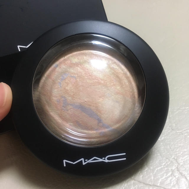 MAC(マック)の新品未使用 M.A.C フェイスパウダー コスメ/美容のベースメイク/化粧品(フェイスパウダー)の商品写真