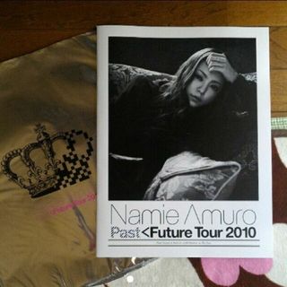 【美品】安室奈美恵 Past Future Tour 2010 パンフレット(ミュージシャン)