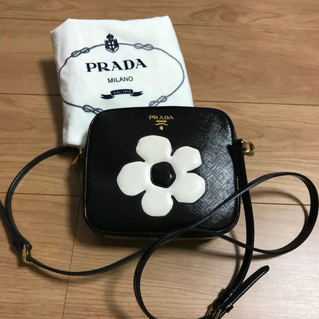 PRADA(プラダ)の専用ページPRADA★ミニショルダーバッグ レディースのバッグ(ショルダーバッグ)の商品写真