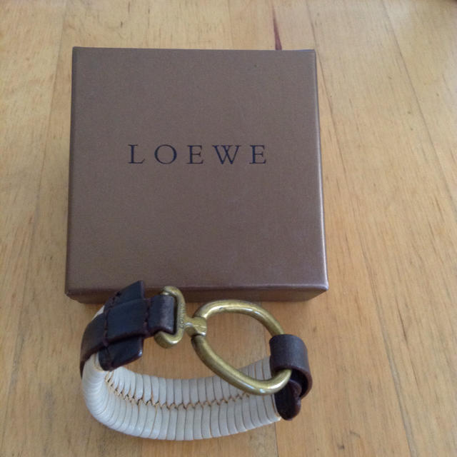 LOEWE(ロエベ)のロエベ ブレスレット LOEWE 革ブレスレット レディース レディースのアクセサリー(ブレスレット/バングル)の商品写真