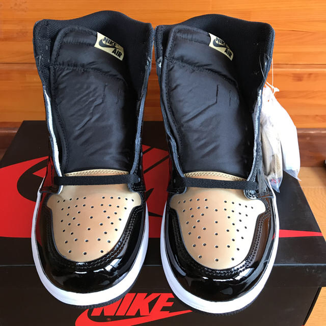 NIKE(ナイキ)の込 10.5 NIKE AIR JORDAN 1 GOLD TOE NRG メンズの靴/シューズ(スニーカー)の商品写真