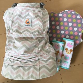 エルゴベビー(Ergobaby)のホワイトメリー様専用。エルゴ♡首かっくん防止♡よだれカバー付(抱っこひも/おんぶひも)