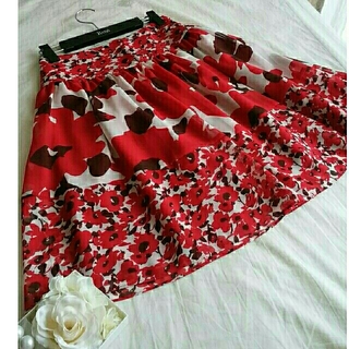 エムズグレイシー(M'S GRACY)の美品♡♡赤が綺麗なシフォンふんわりスカート(ひざ丈スカート)