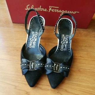 フェラガモ(Ferragamo)の美品　フェラガモ　パンプス　黒(ハイヒール/パンプス)