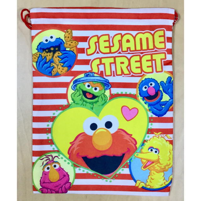 SESAME STREET(セサミストリート)のセサミストリート☆新品☆巾着袋☆エルモ☆赤系☆ストライプ キッズ/ベビー/マタニティのこども用バッグ(その他)の商品写真