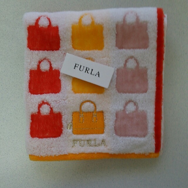 Furla(フルラ)のフルラ タオルハンカチ 新品 ① レディースのファッション小物(ハンカチ)の商品写真