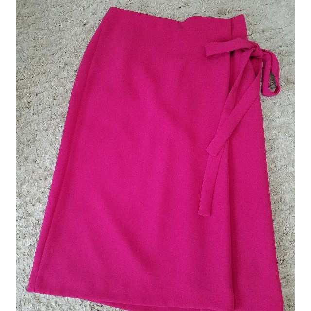 IENA(イエナ)のイエナ　IENA　ラップスカート　スカート　リボン　 レディースのスカート(ひざ丈スカート)の商品写真