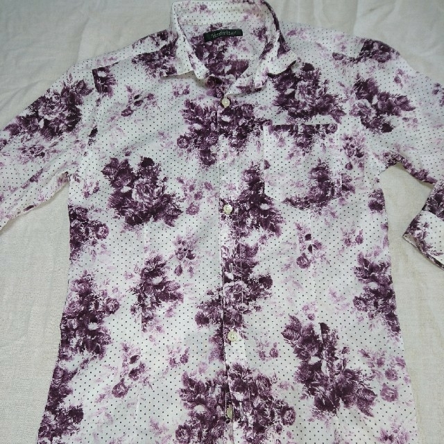 TORNADO MART(トルネードマート)の値下げ↘️ トルネードマート 七分袖 花柄シャツ メンズのトップス(シャツ)の商品写真
