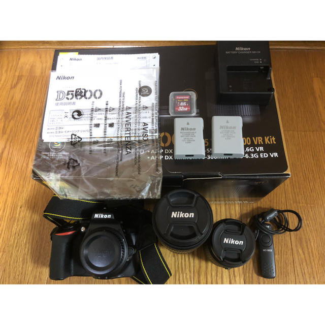 女性に人気! Nikon D5600 ダブルズームキット おまけ付き デジタル 女性に人気! Nikon D5600 ダブルズームキット おまけ付き デジタル