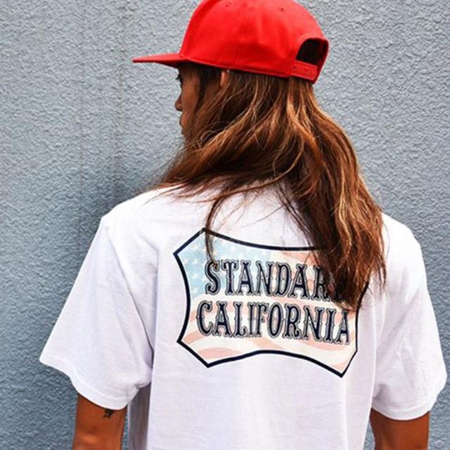 STANDARD CALIFORNIA(スタンダードカリフォルニア)の送料込今期2018SS新作スタンダードカリフォルニア星条旗柄プリントTシャツ メンズのトップス(Tシャツ/カットソー(半袖/袖なし))の商品写真