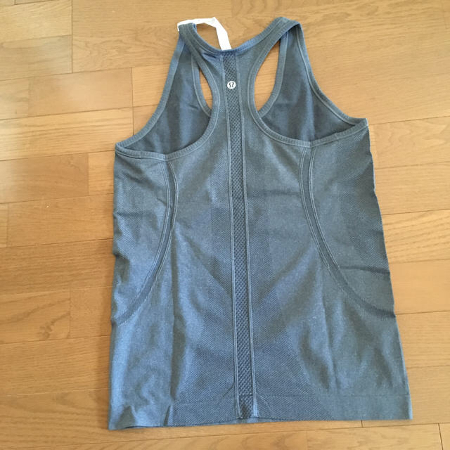 *outlet* lululemon size8 tank top 1