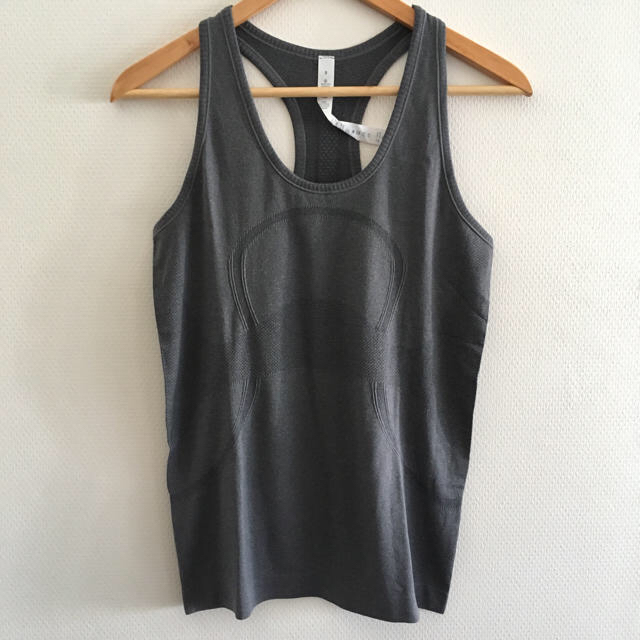 *outlet* lululemon size8 tank top 2