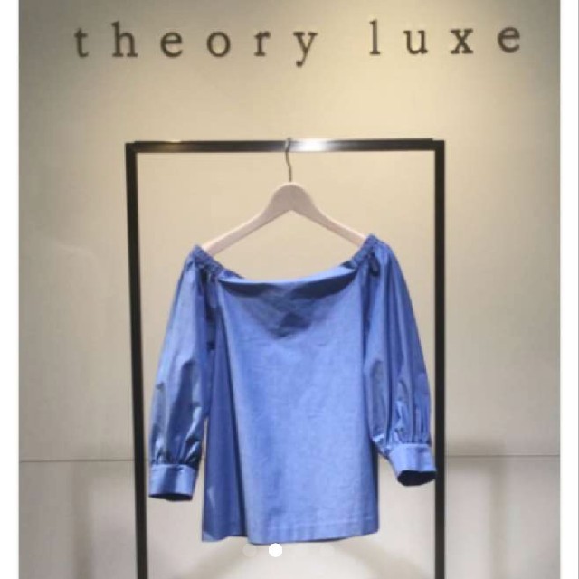 Theory luxe(セオリーリュクス)のセオリーリュクス オフショル ブラウス レディースのトップス(シャツ/ブラウス(半袖/袖なし))の商品写真